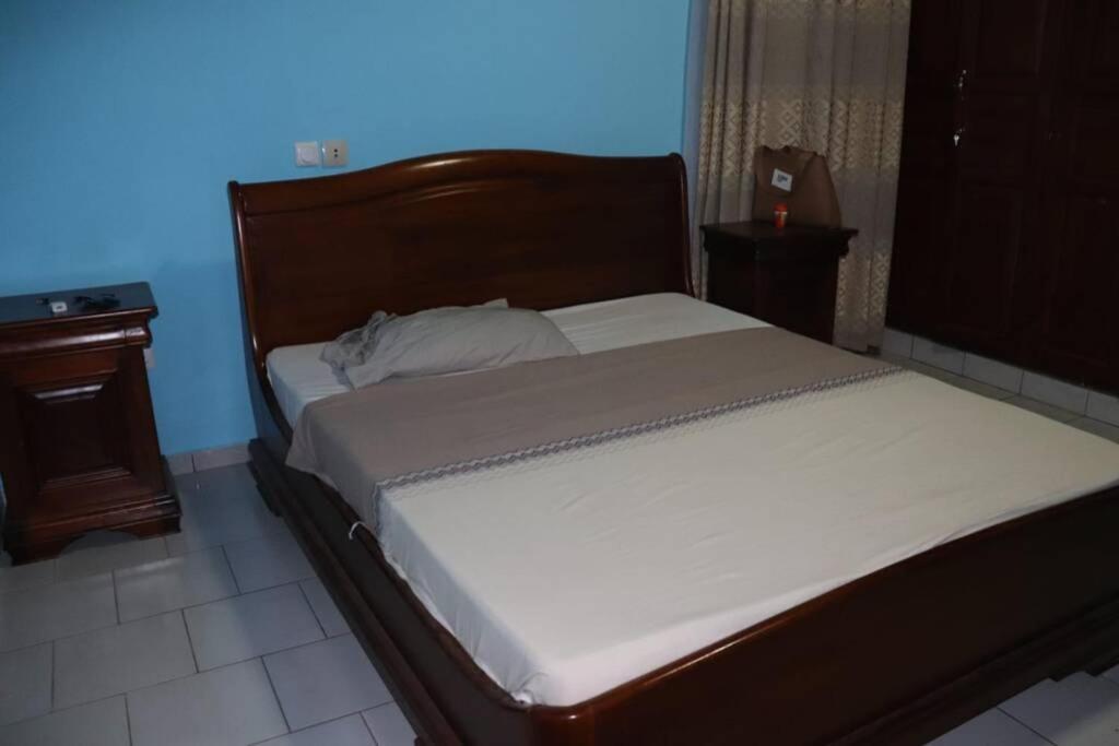 Residence Jeanne A Yaounde Odza Messamengo Екстериор снимка