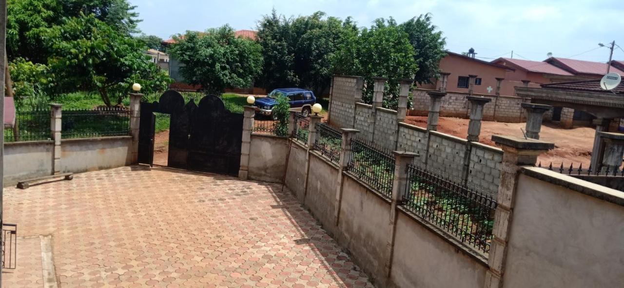 Residence Jeanne A Yaounde Odza Messamengo Екстериор снимка